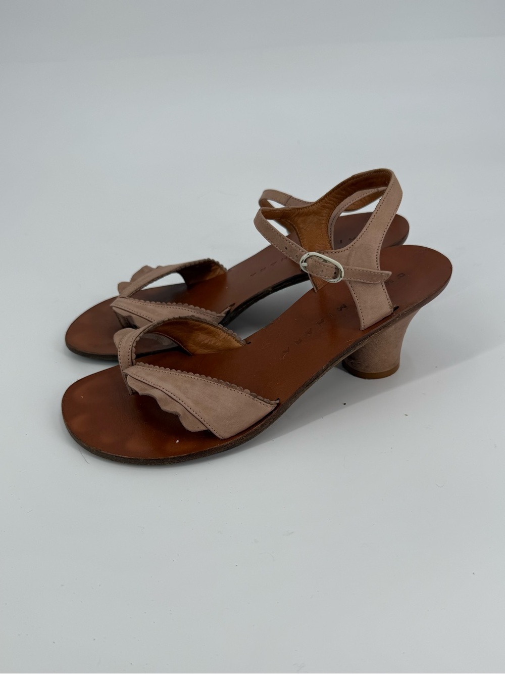 Chie Mihara Scalloped Leather Heeled Sandal | Tan |8